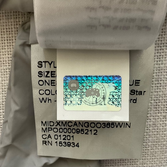 Canada Goose White Waist Fanny Crossbody Pack Performance Satin NWT - Picture 8 of 16